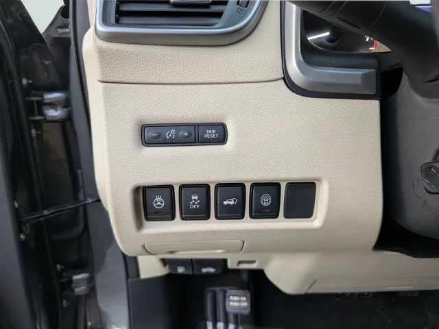 Certified Used 2024 Gray Nissan Platinum image 29