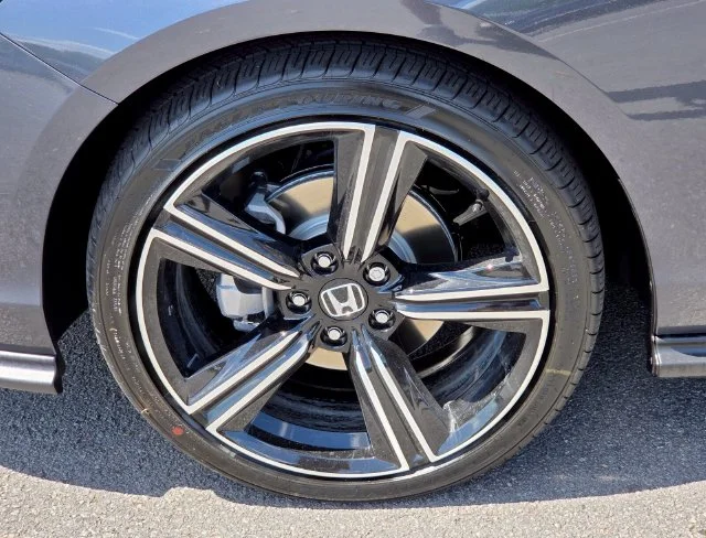 New 2026 Meteorite Gray Metallic Honda SE image 6