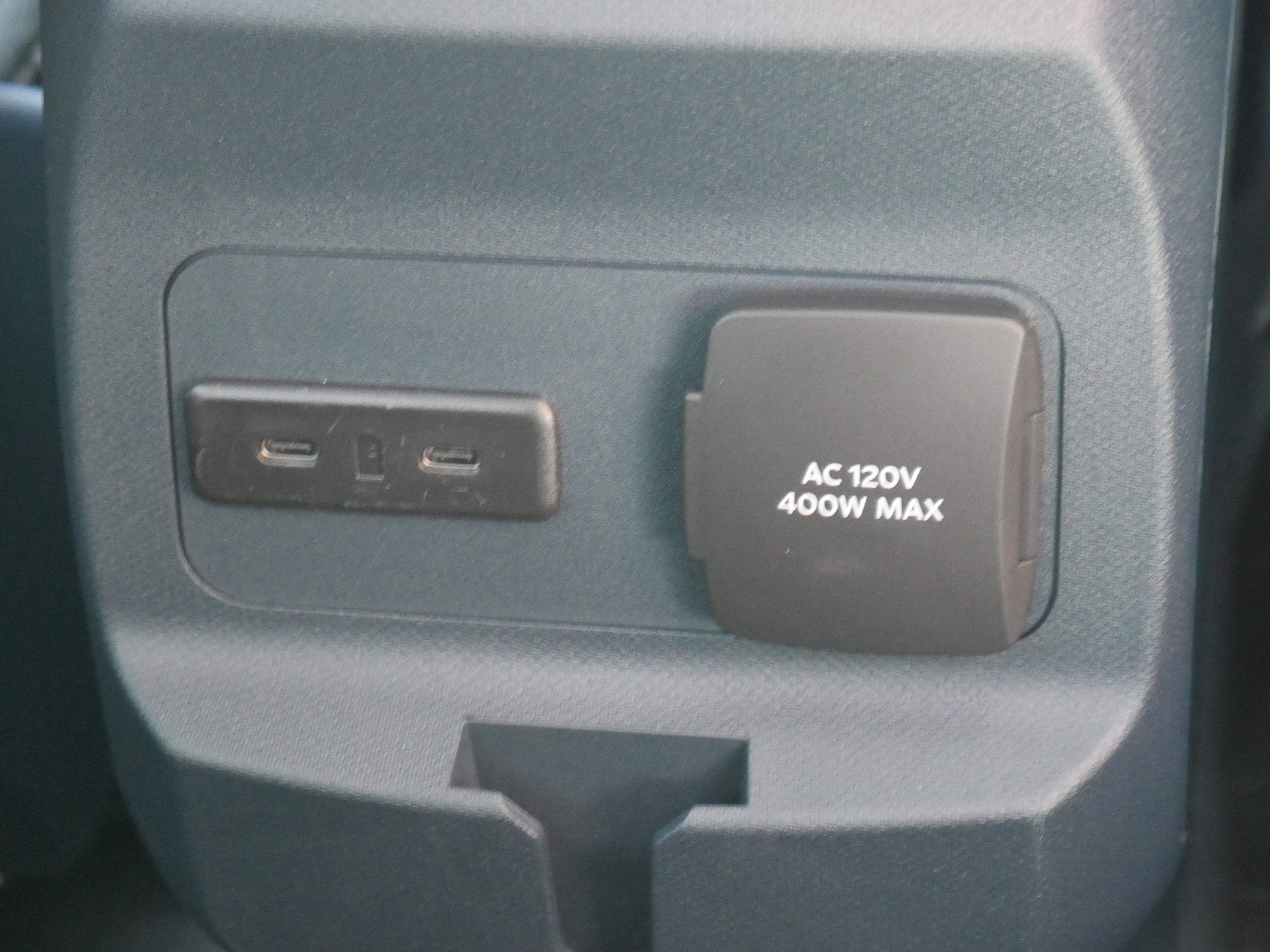 New 2025 Azure Gray Metallic Tri-Coat Ford XLT image 29