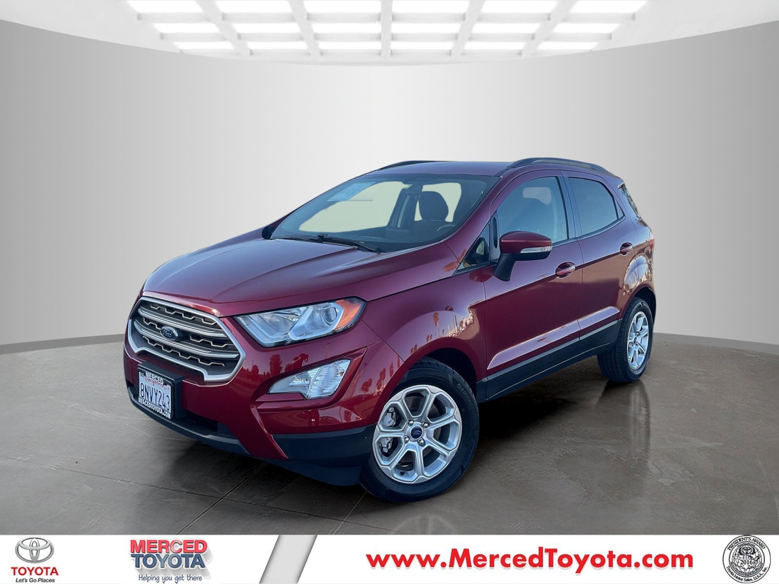 Used 2019 Ruby Red Metallic Ford SE image 1