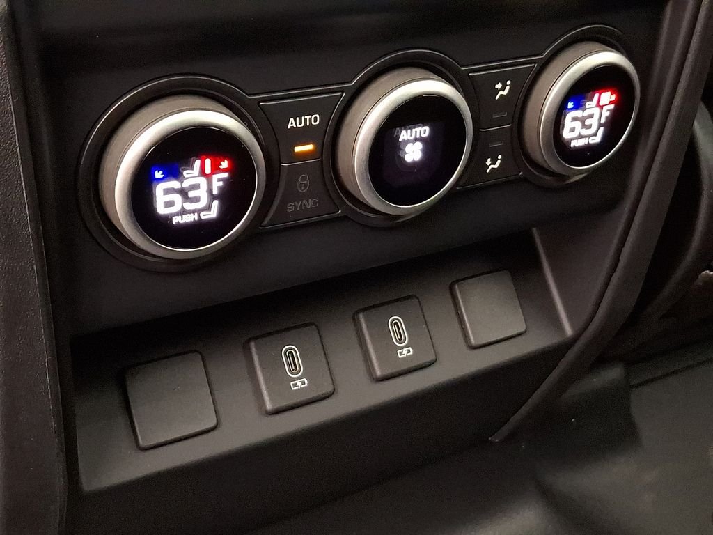 New 2026 Tasman Blue Metallic Land Rover S image 7