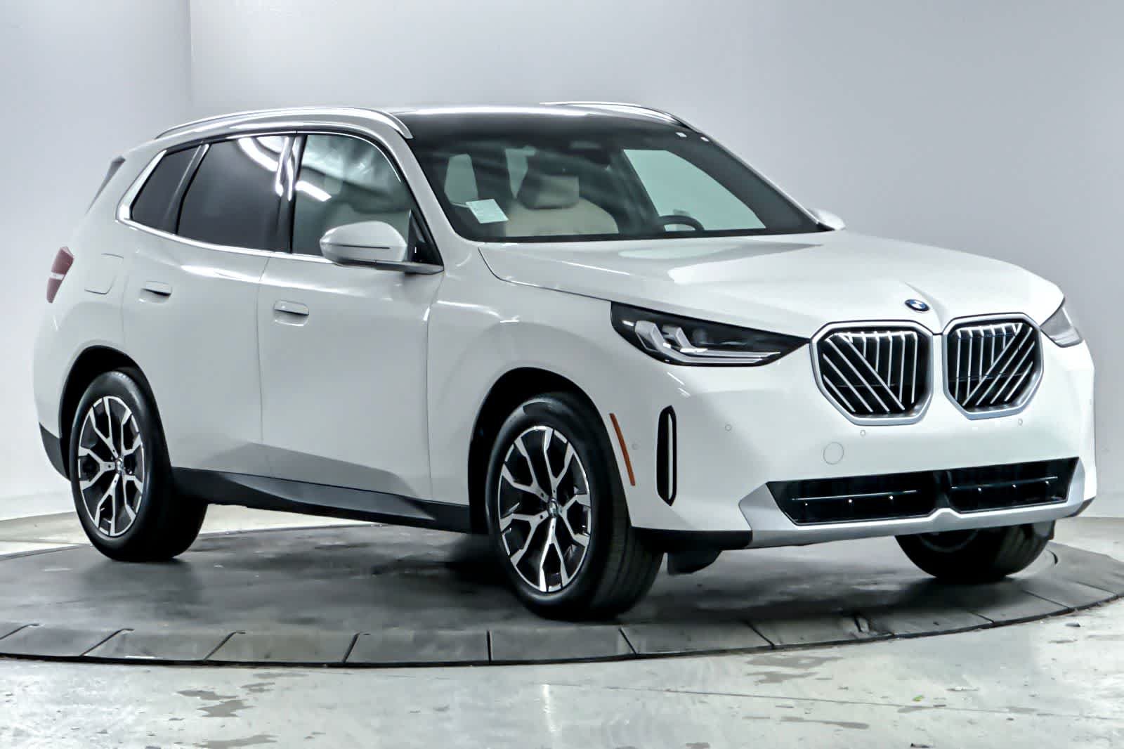 Used 2026 Alpine White BMW 30 xDrive image 9