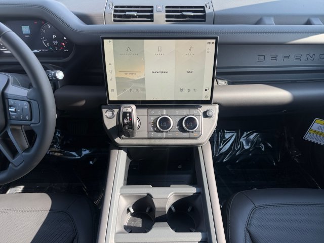 New 2026 Santorini Black Land Rover S image 15