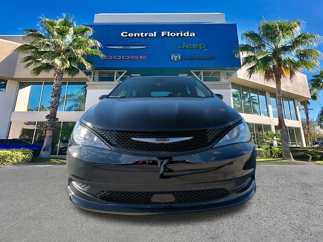 New 2026 Diamond Black Crystal Pearl-Coat Exterior Paint Chrysler LX image 3