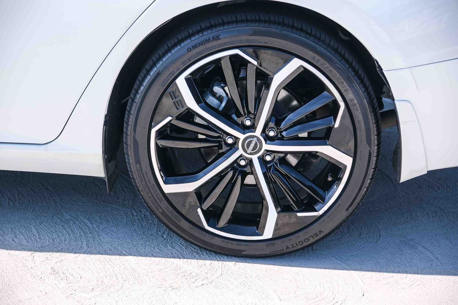 Used 2023 Pearl White Tricoat Nissan 2.5 SR image 9