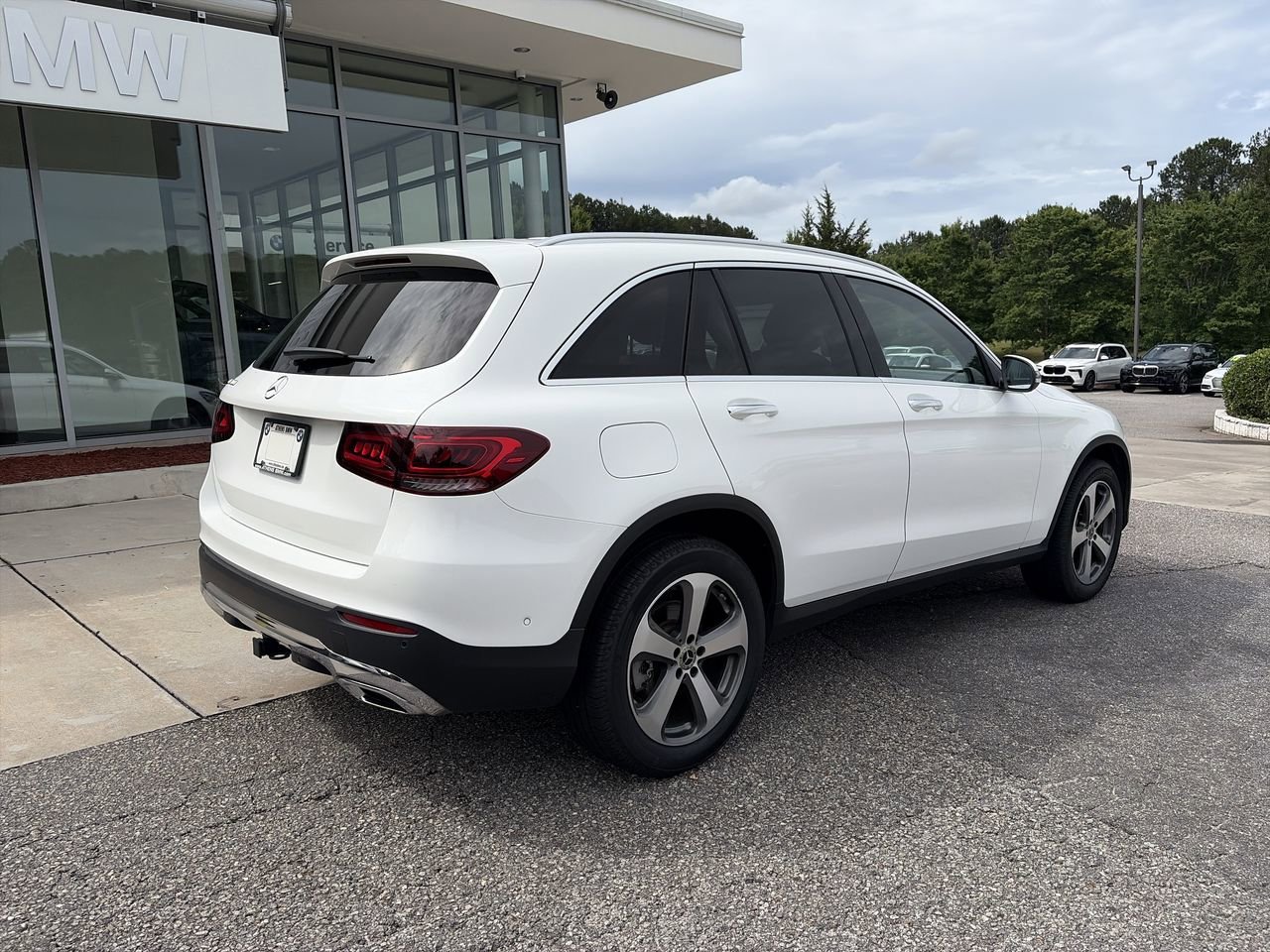 Used 2020 designo Diamond White Metallic Mercedes-Benz GLC 300 image 8
