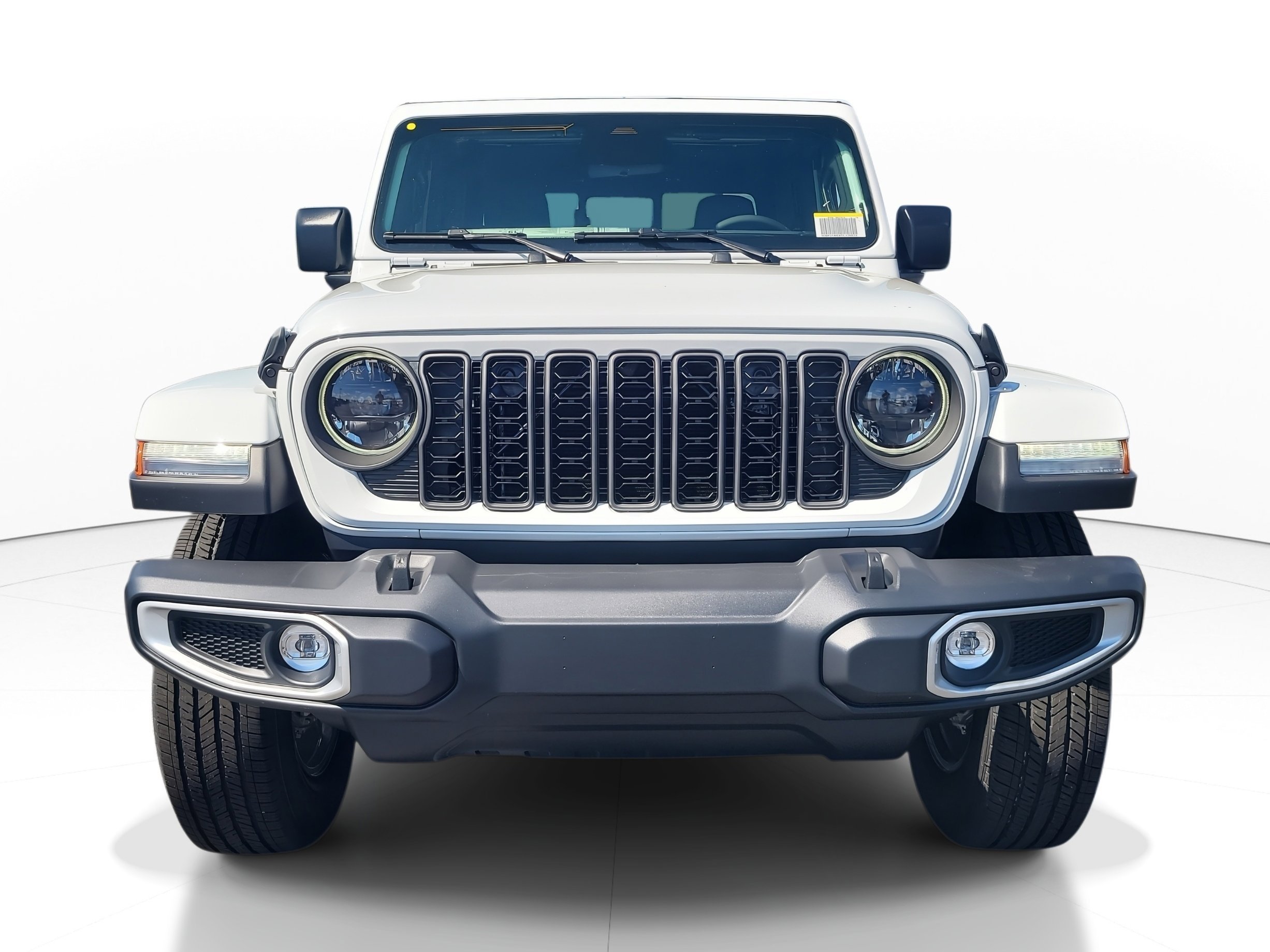 New 2026 Bright White Clear-Coat Exterior Paint Jeep Sahara image 3