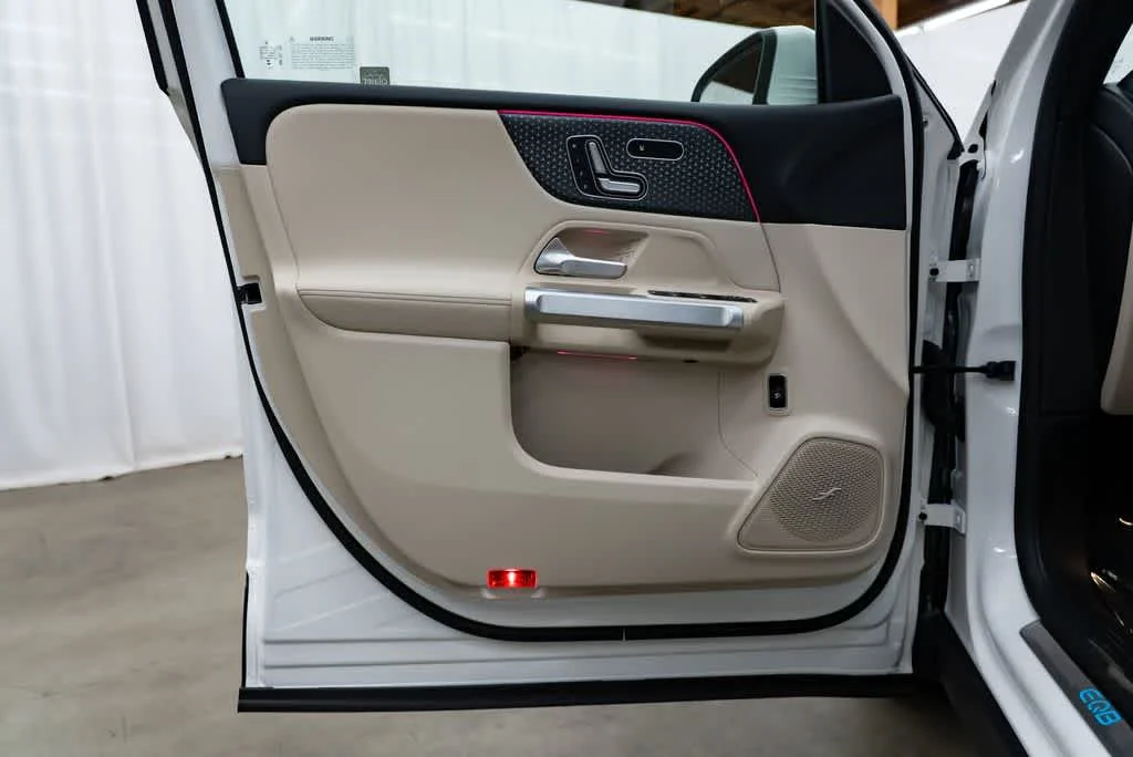 Used 2024 Polar White Mercedes-Benz EQB 300 image 21