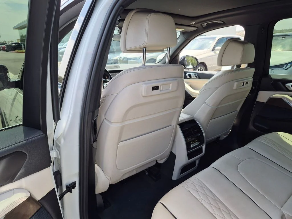 Used 2021 White BMW sDrive40i image 8