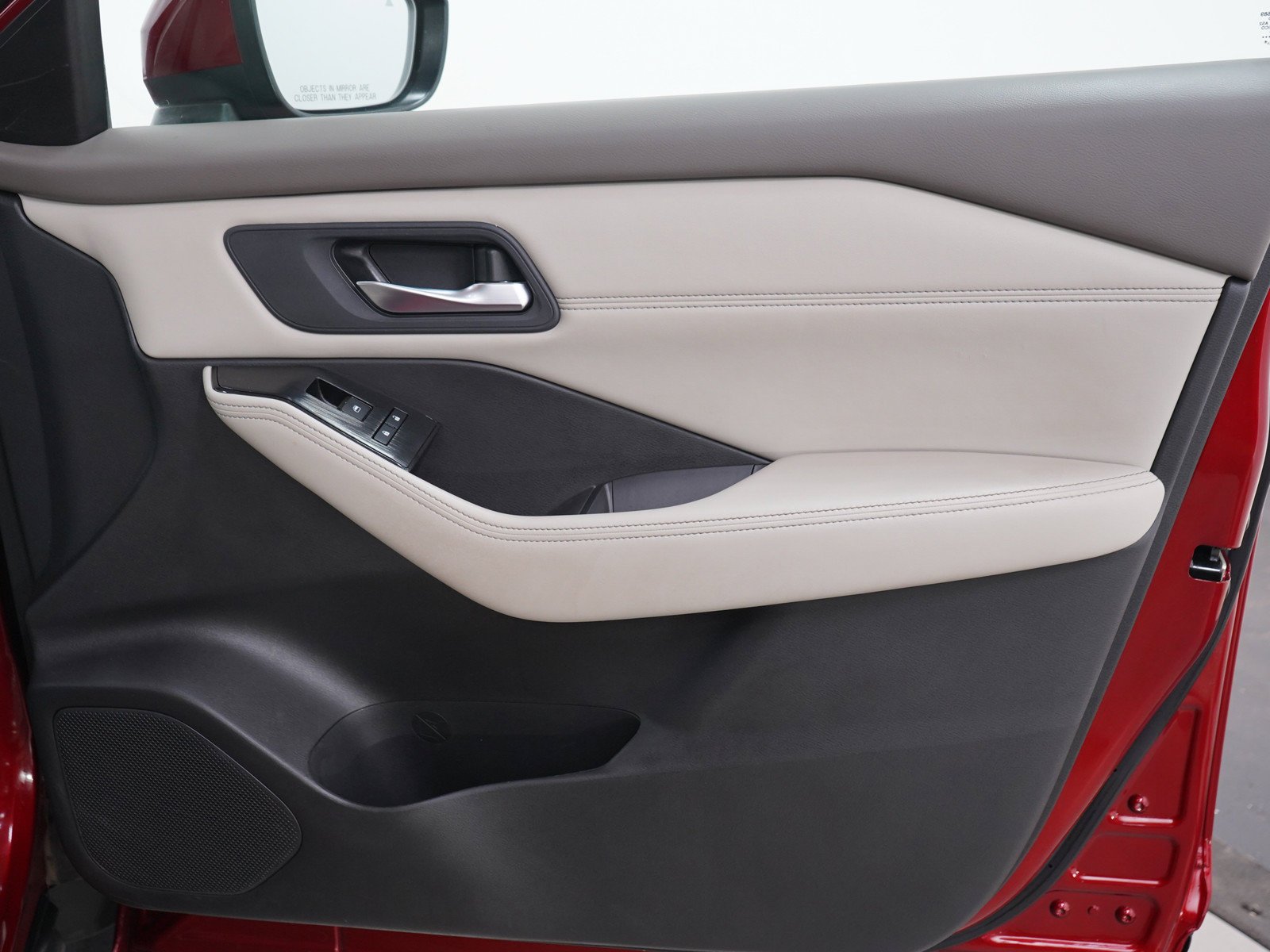 Used 2023  Nissan SV image 12
