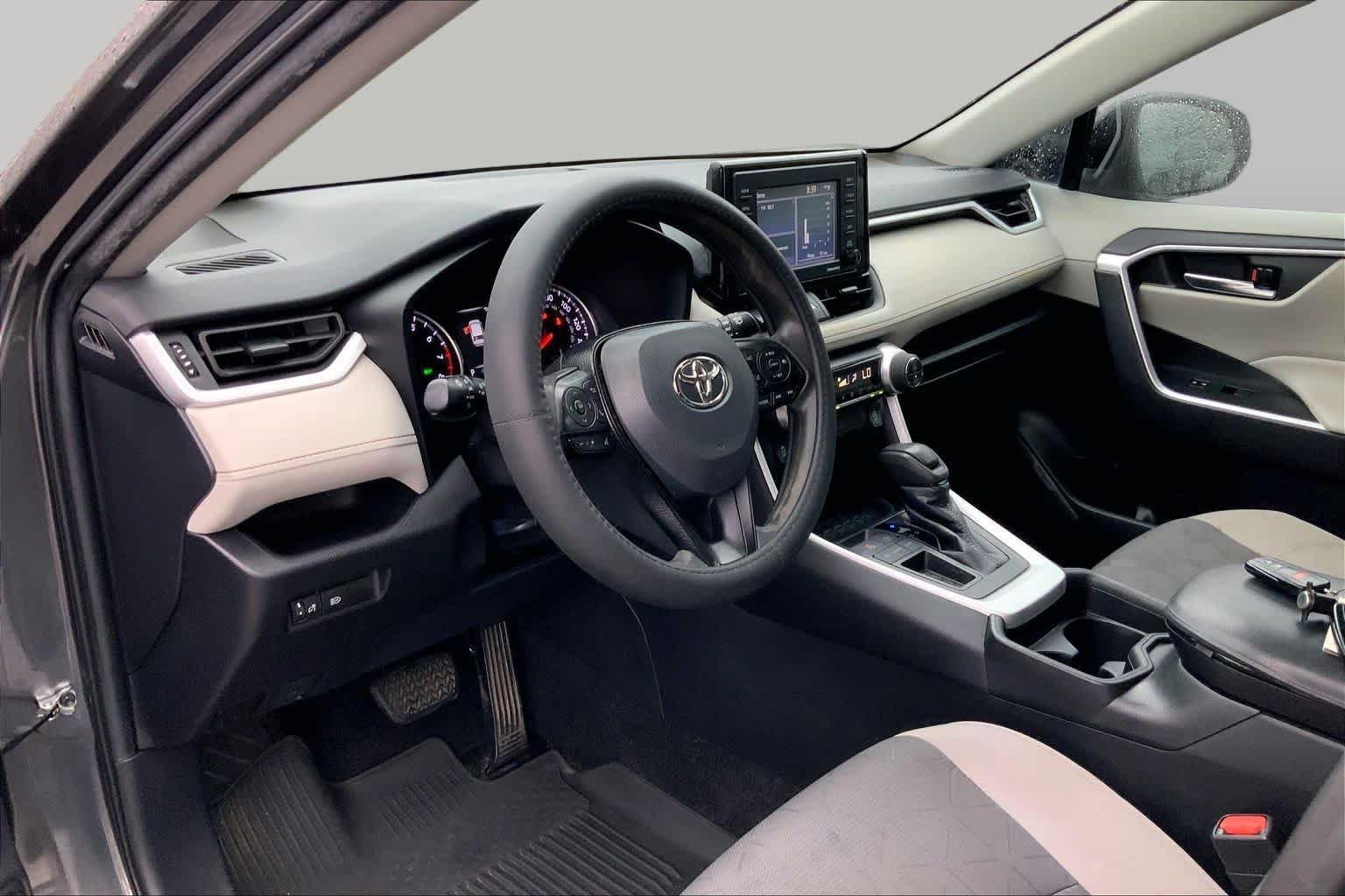Used 2021 Magnetic Gray Metallic Toyota XLE image 17