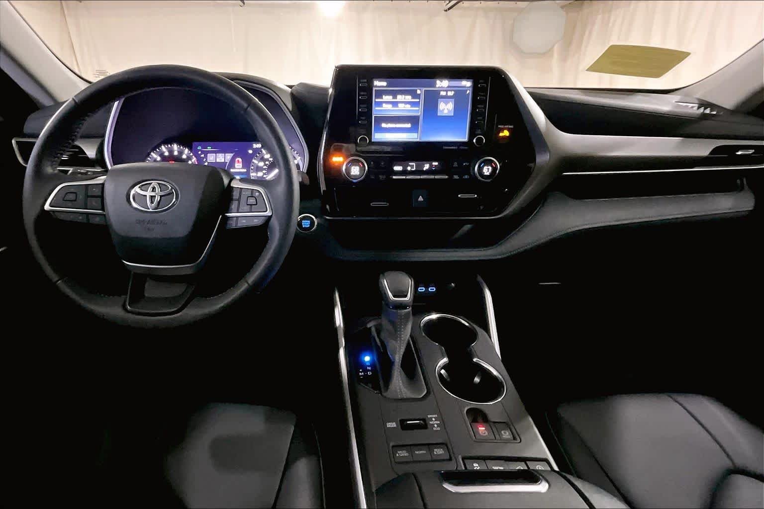 Used 2022 Midnight Black Metallic Toyota XLE image 26