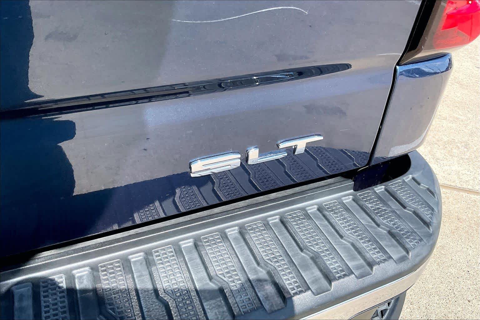 Used 2019 Pacific Blue Metallic GMC SLT image 10