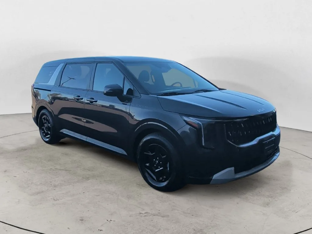 Certified Used 2025 Gray Kia LXS image 5