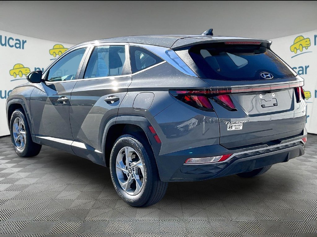 Used 2024 Hampton Gray Hyundai SE image 4