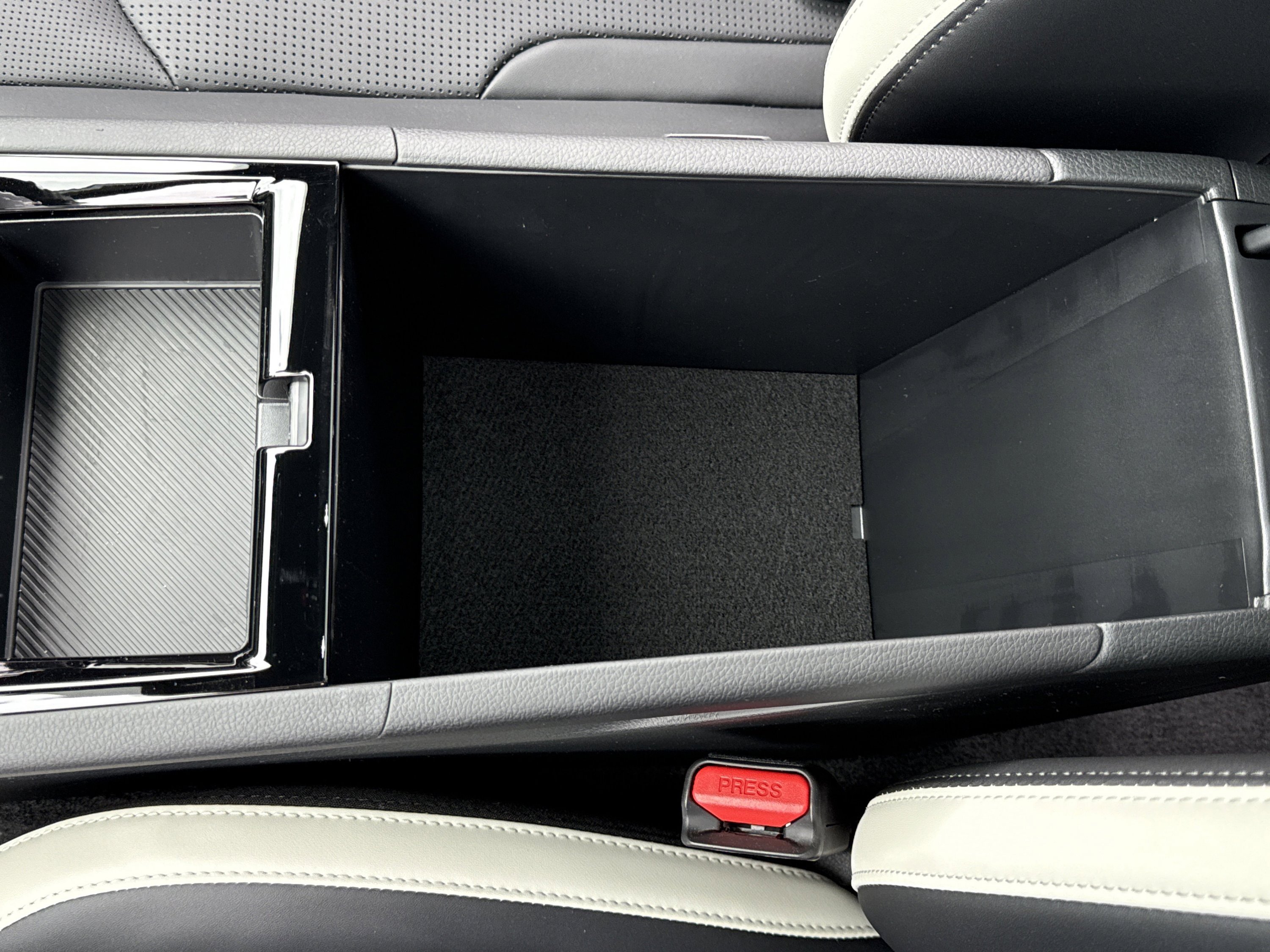 New 2026 Snow White Pearl Kia GT-Line image 11