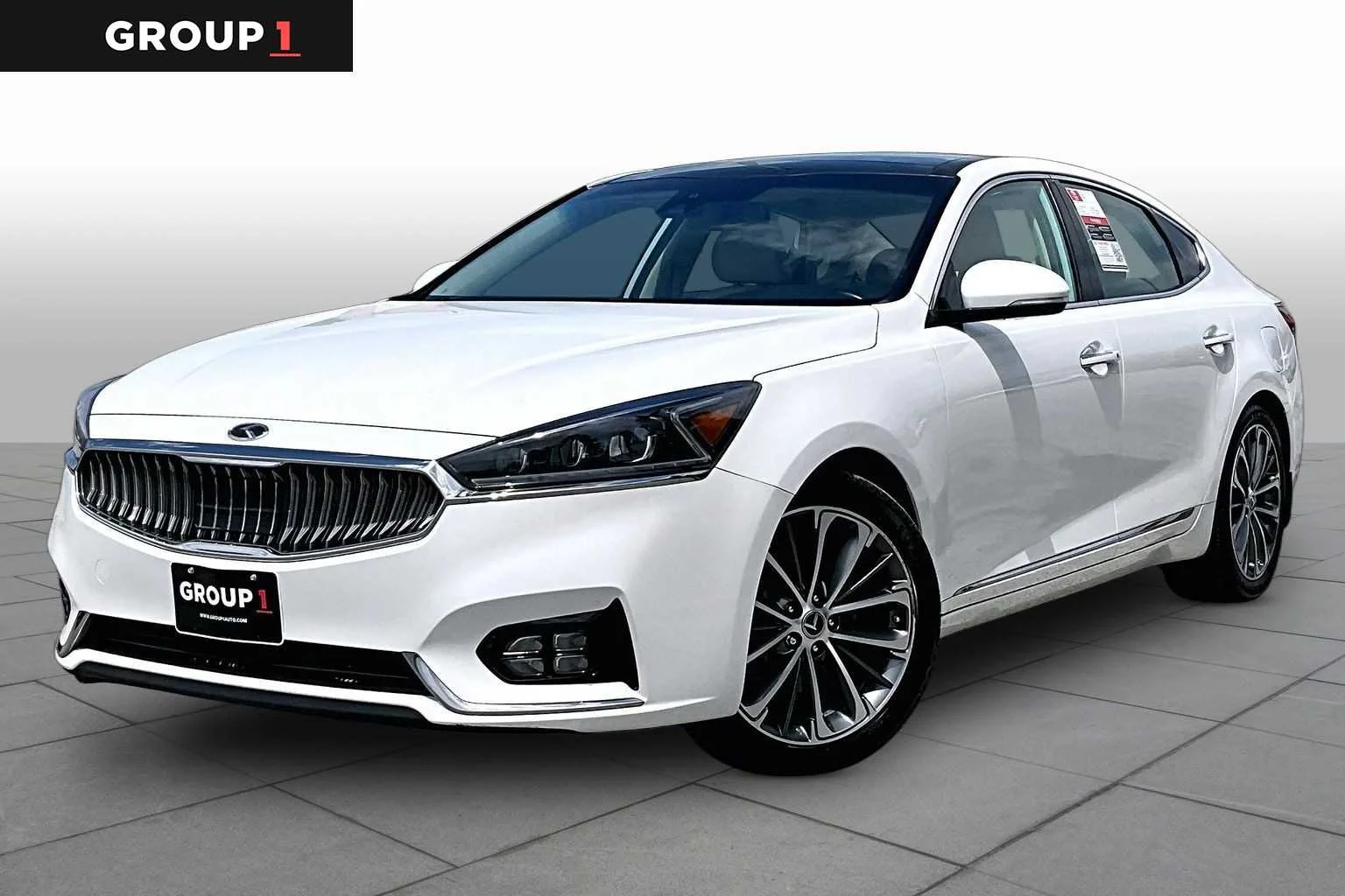 2019 Kia Cadenza Technology's photo