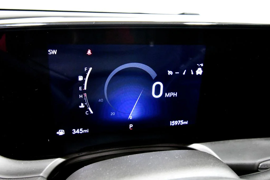 Used 2024 White Buick Sport Touring image 22