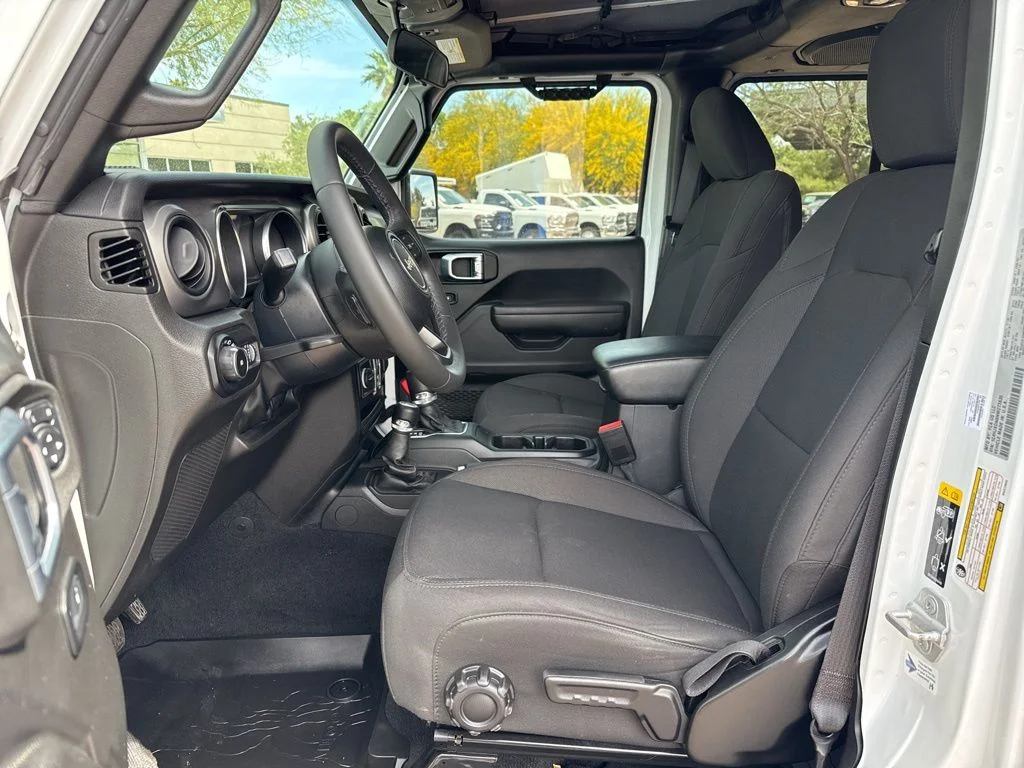 Used 2022 White Jeep Unlimited Willys image 24
