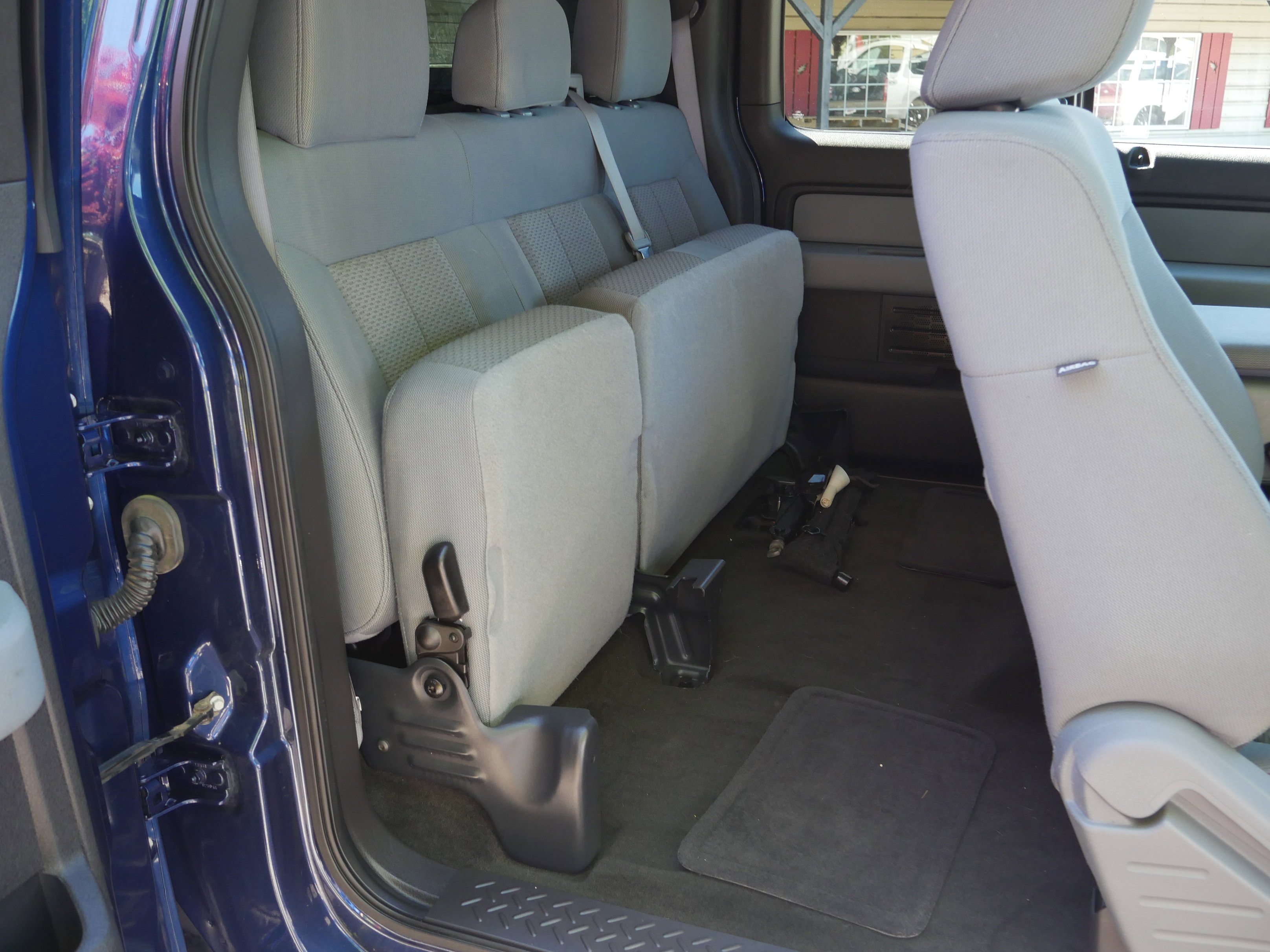 Used 2011 Dark Blue Pearl Metallic Ford XLT image 26