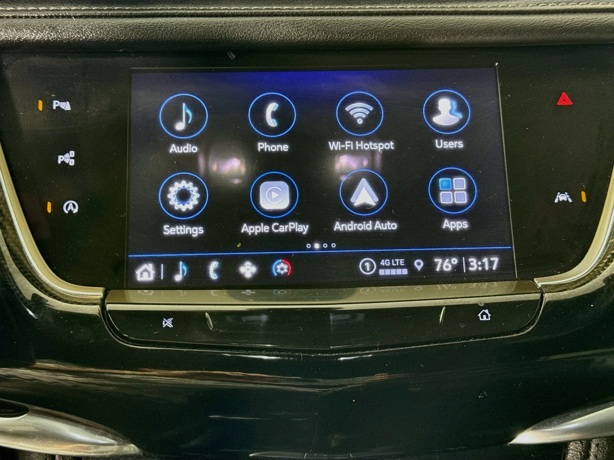 Used 2022 CRYSTAL WHITE TRICOAT Cadillac Sport image 17