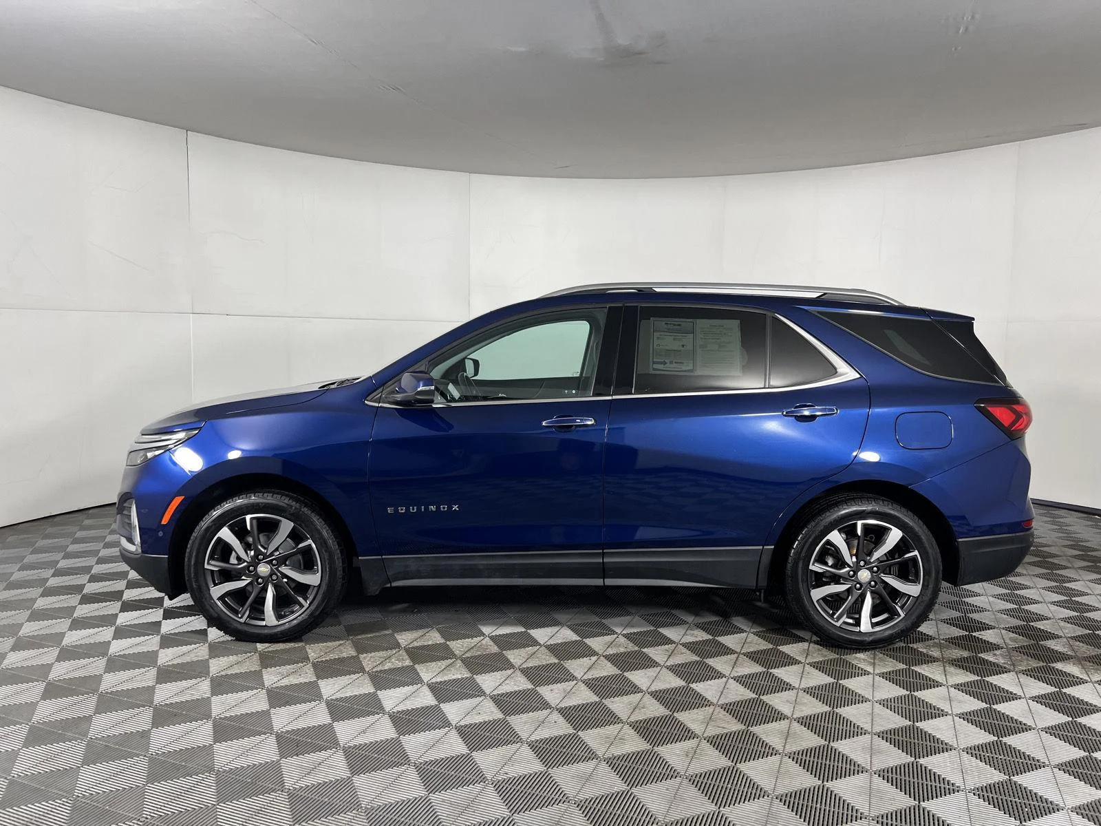 Used 2022 BLUE GLOW METALLIC Chevrolet Premier image 38