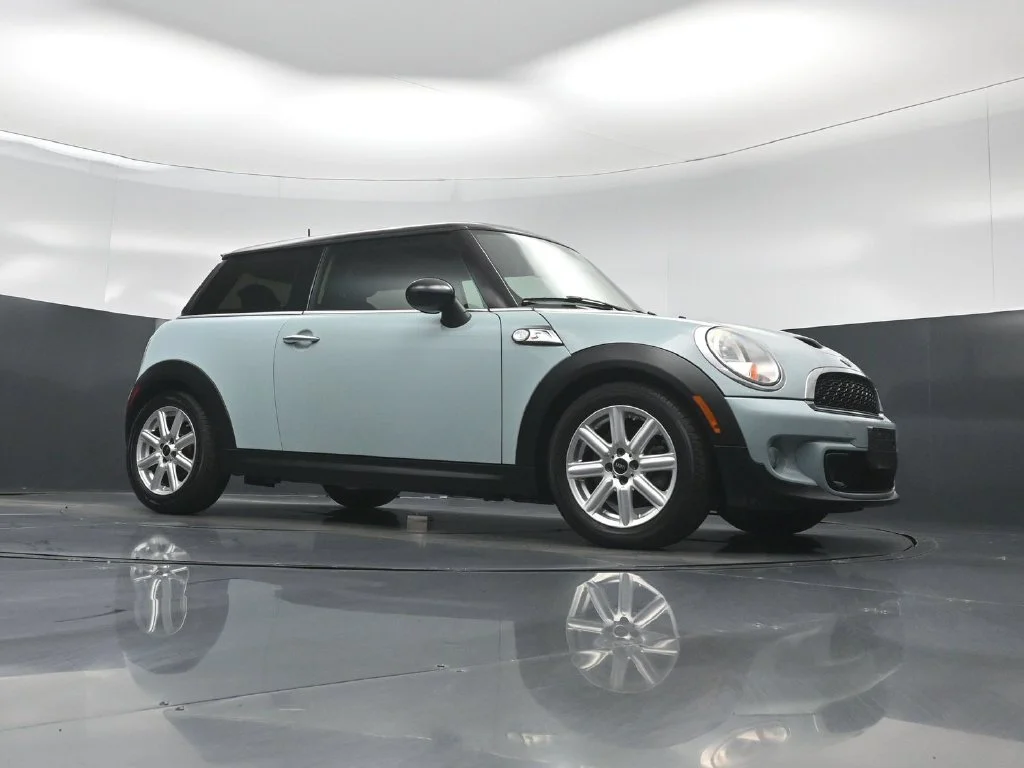 Used 2013 Blue MINI Base image 3