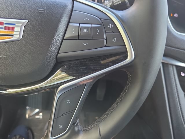 Used 2025 Emerald Lake Metallic Cadillac Premium Luxury image 24