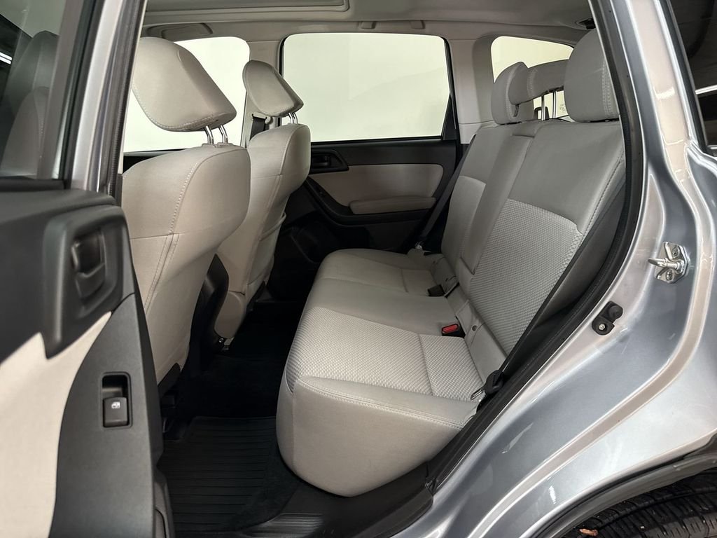 Used 2016 Ice Silver Metallic Subaru 2.5i Premium image 16