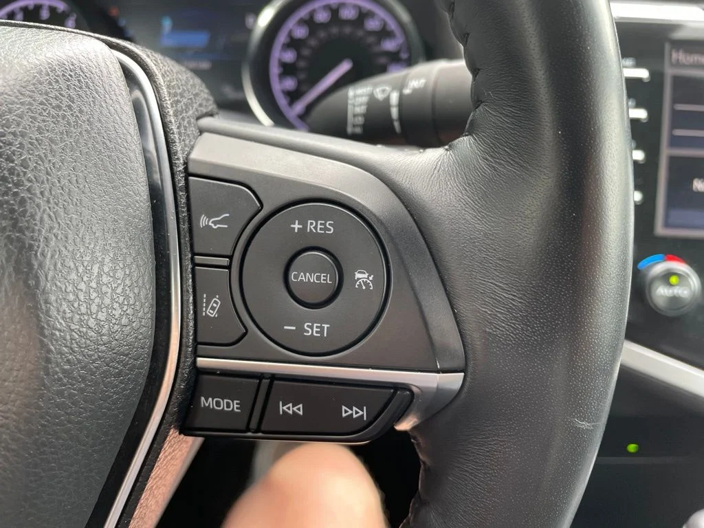 2020 Toyota Camry XLE - Photo 16