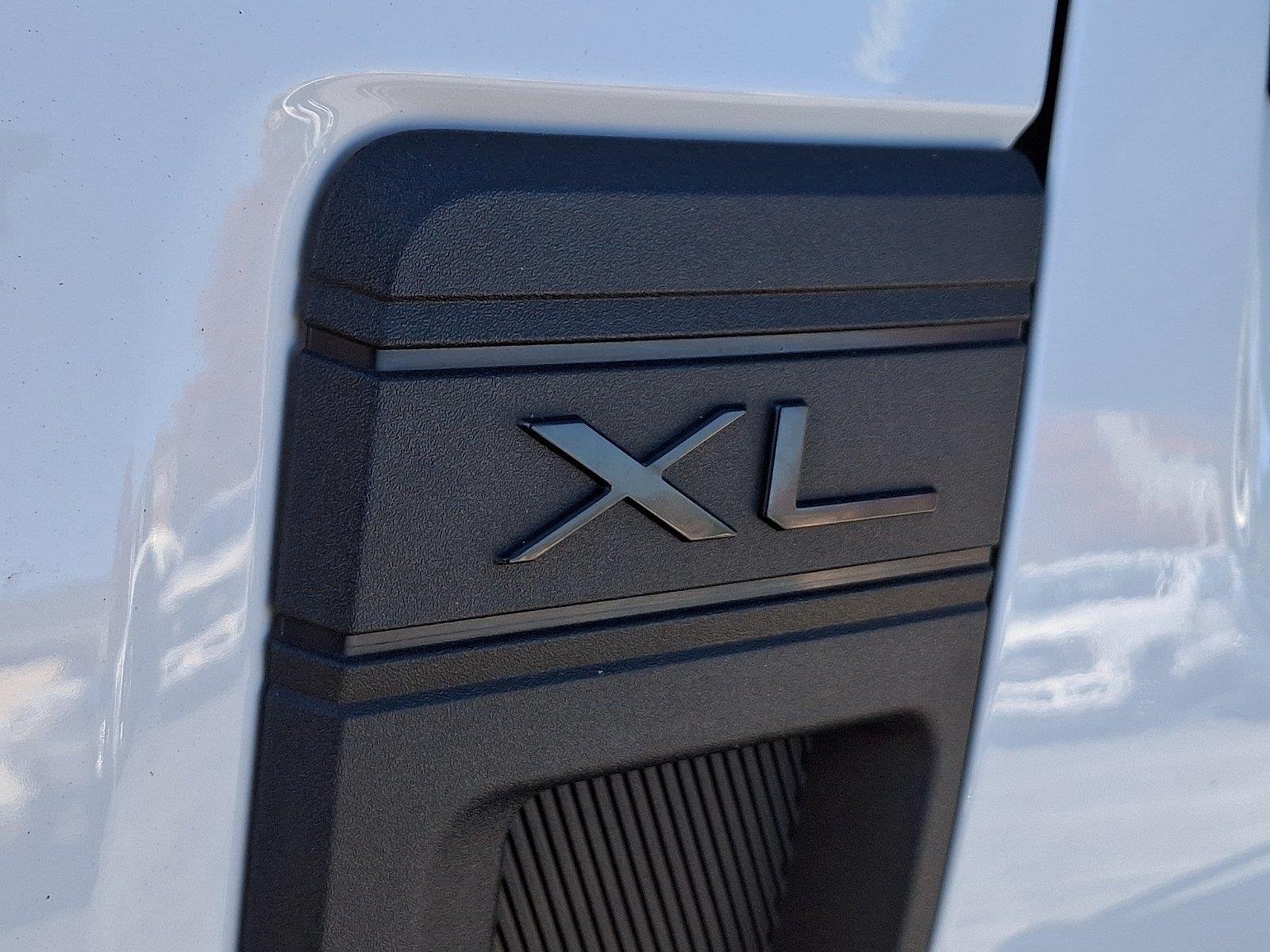 Used 2022 Oxford White Ford XL image 30