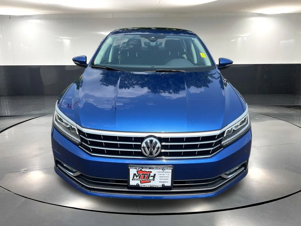 Used 2017 Blue Volkswagen SEL Premium image 11