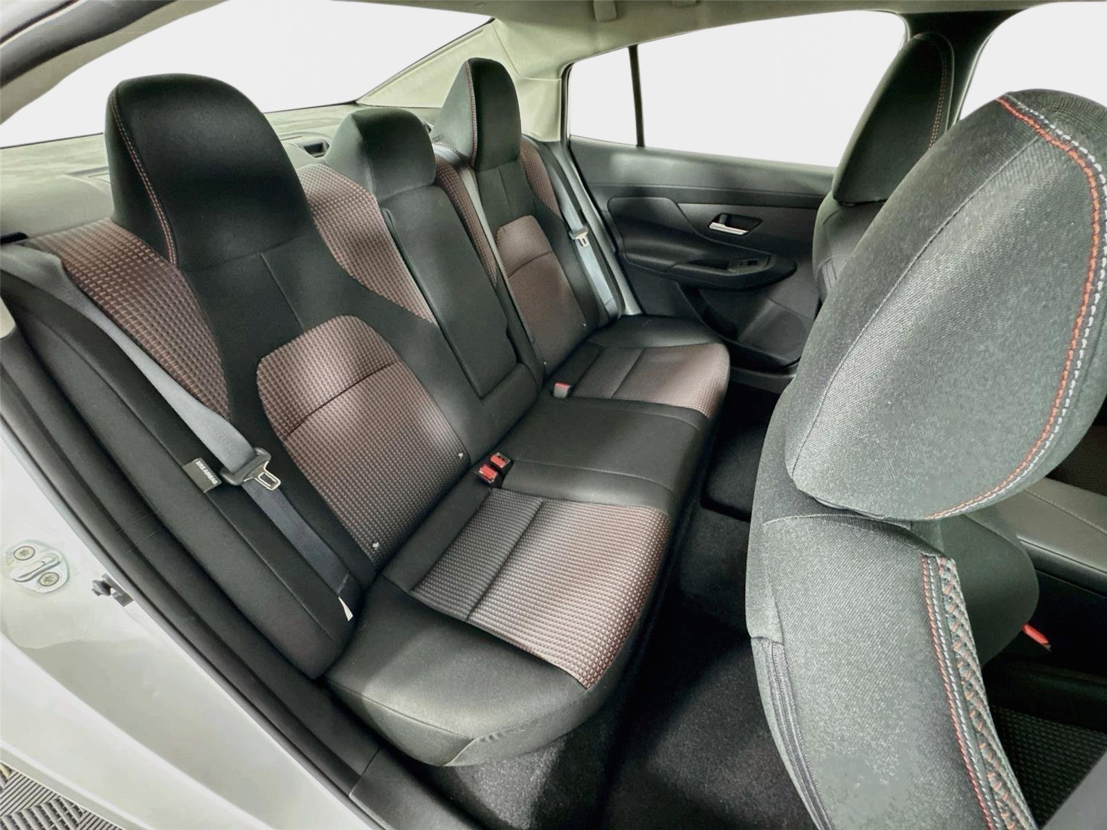 Used 2026 Aspen White Tricoat Nissan SR image 25