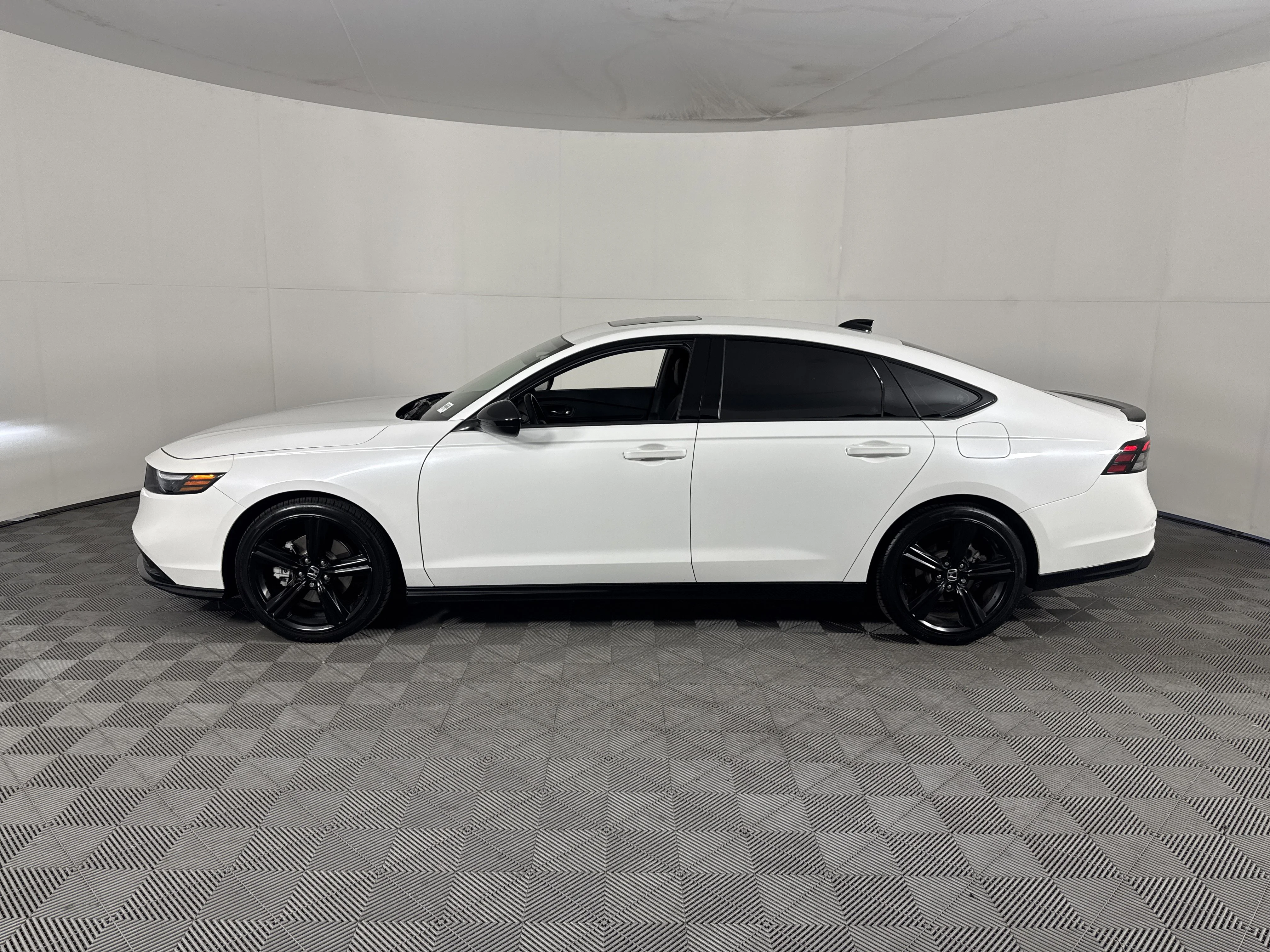 2023 Honda Accord Hybrid Sport-L - Photo 7