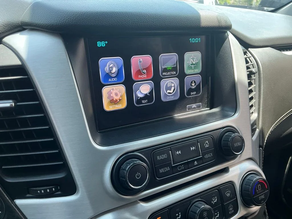 Used 2020 White GMC SLT image 43