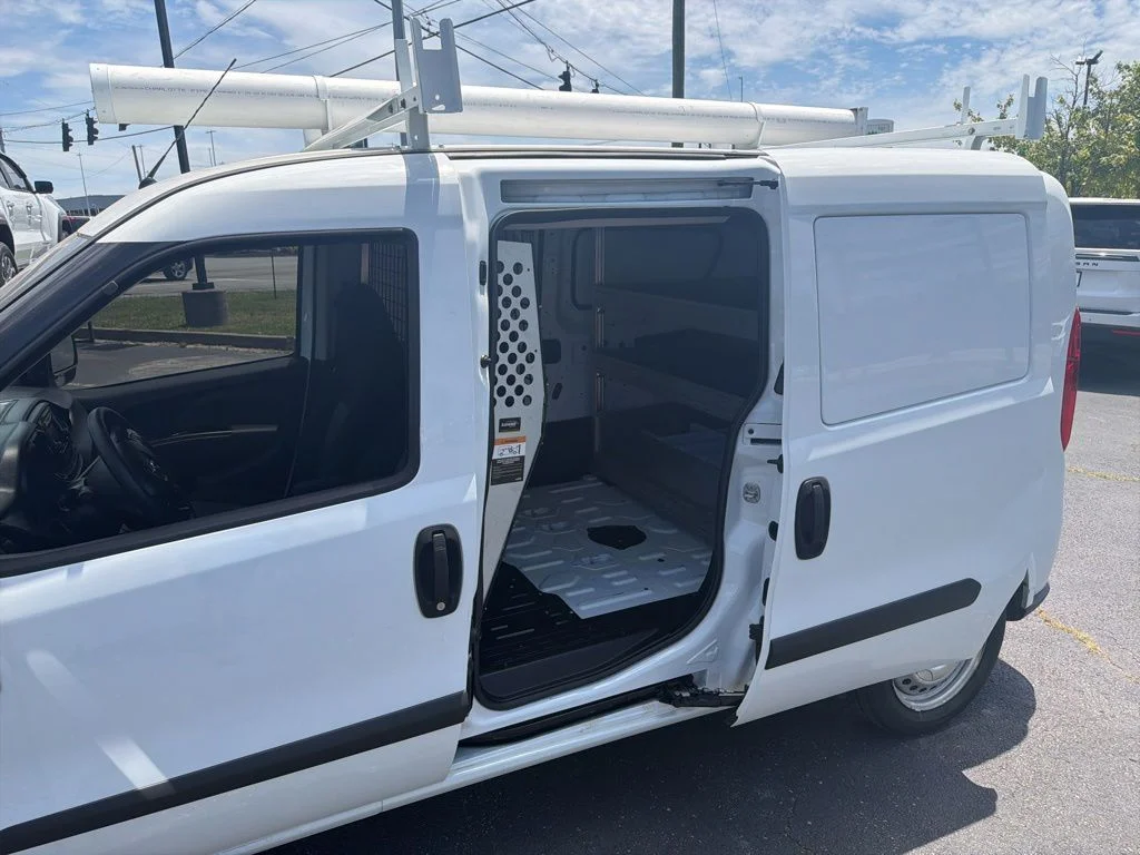 Used 2022 White Ram Base image 10
