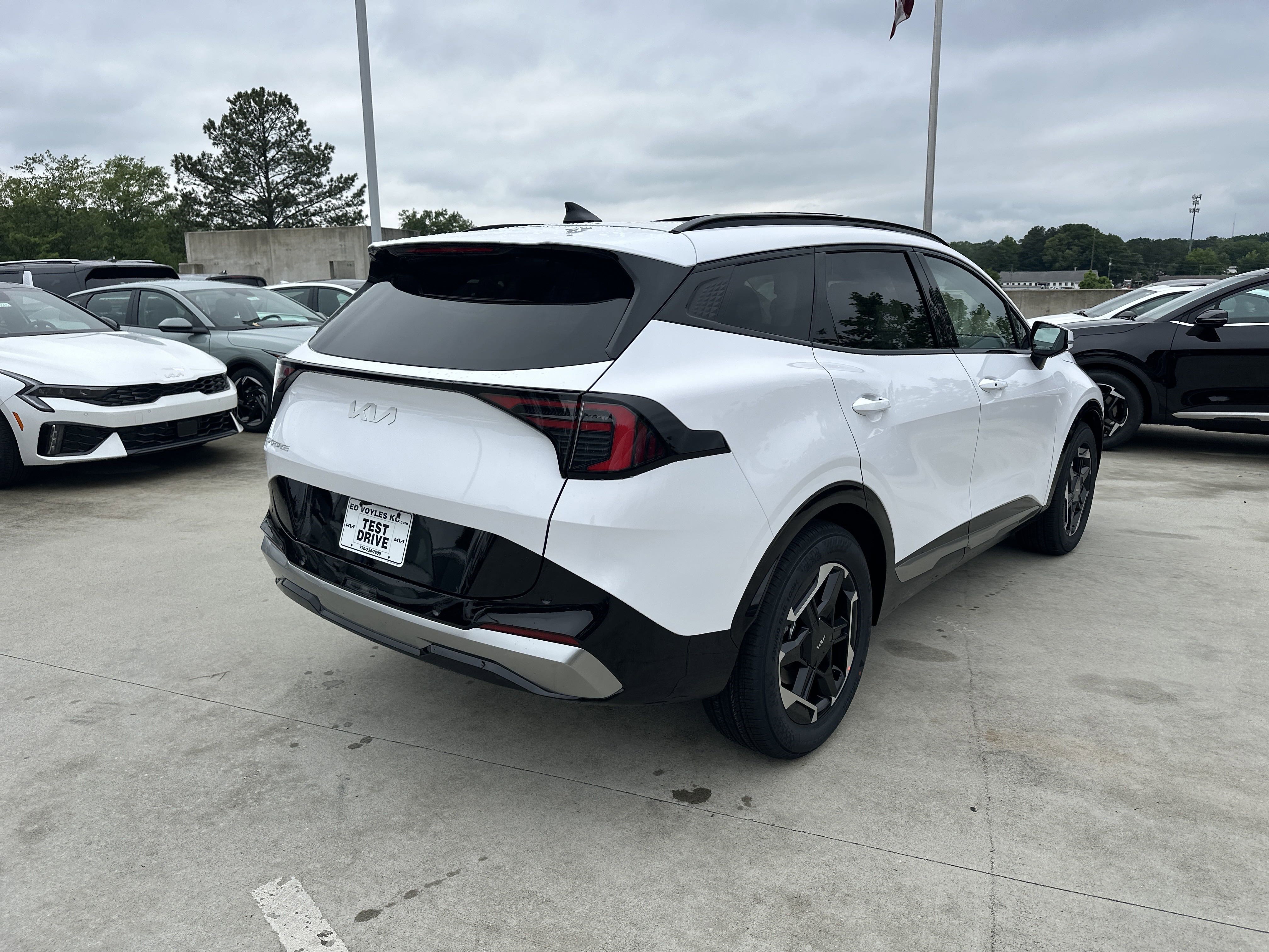 2026 Kia Sportage SX - Photo 6