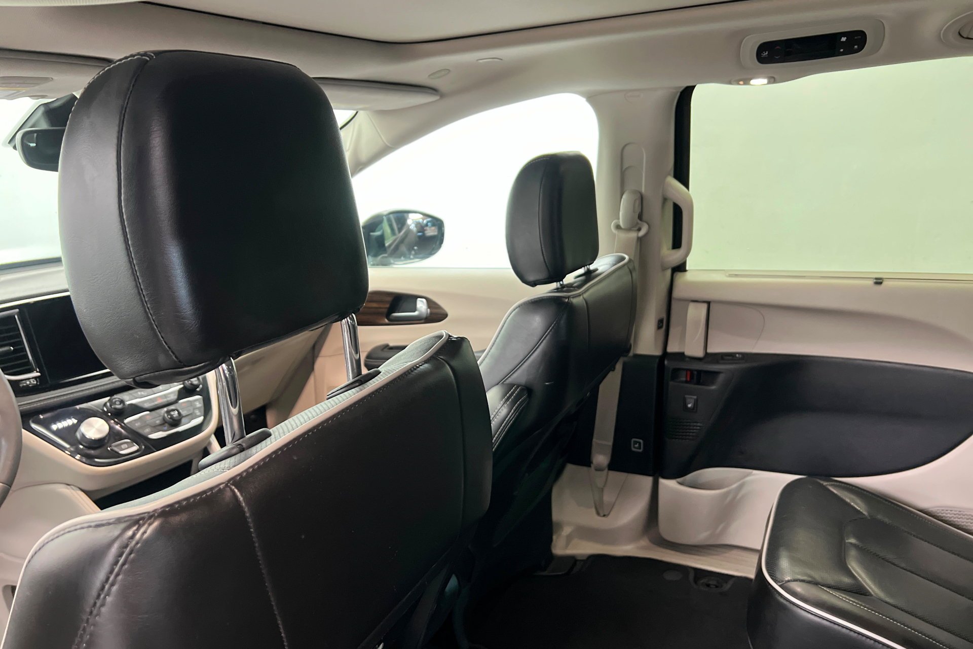 2023 Chrysler Pacifica Limited - Photo 17