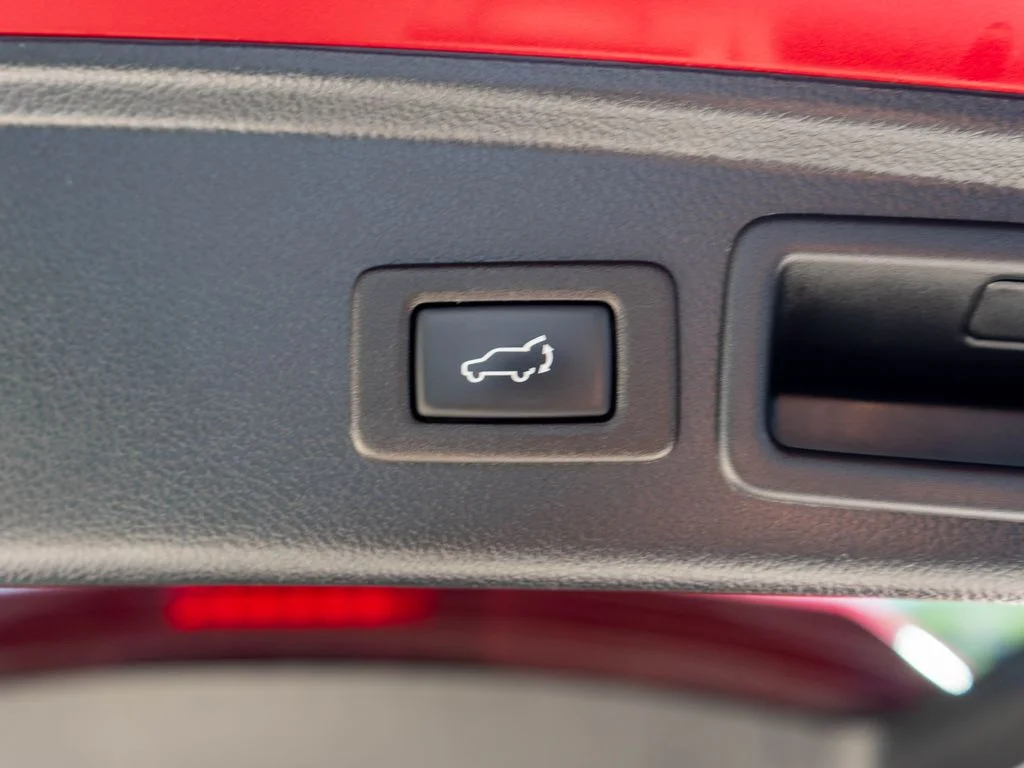 Used 2018 Red Subaru 2.5i Touring image 36