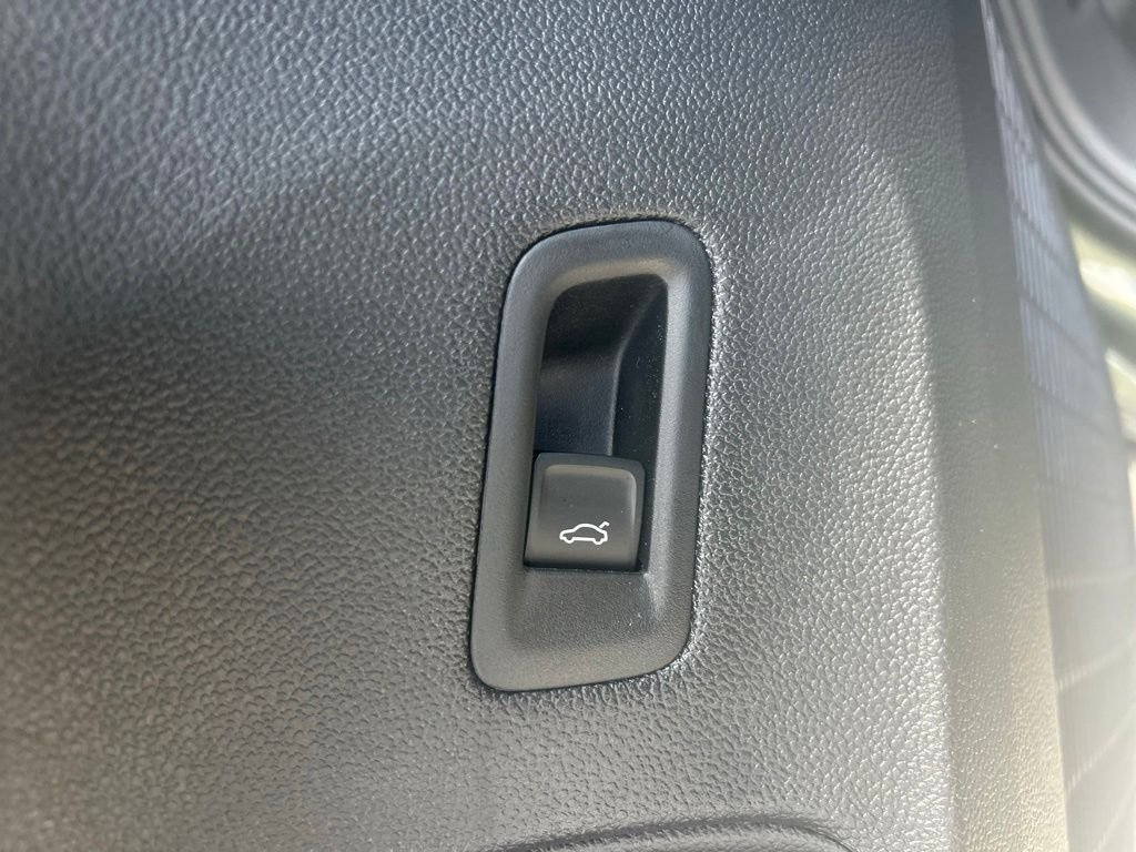 New 2026 Green Volkswagen 2.0T SE w/Technology image 51