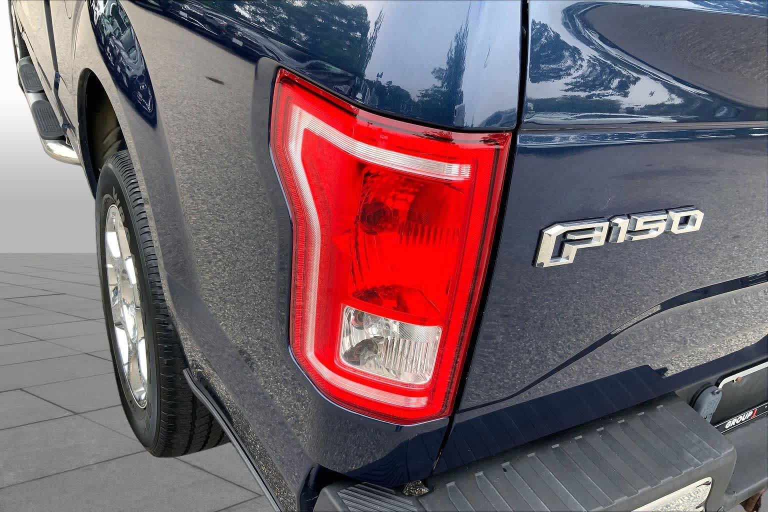 Used 2015 Blue Jeans Metallic Ford XLT image 28
