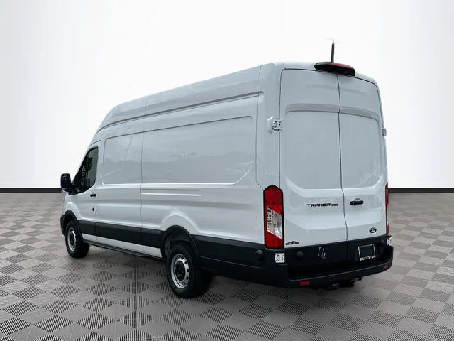 New 2026 Oxford White Ford Base image 4