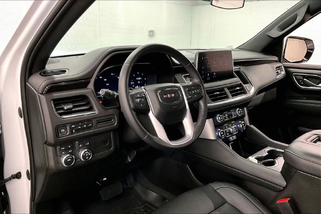 Used 2022 Summit White GMC SLE image 17