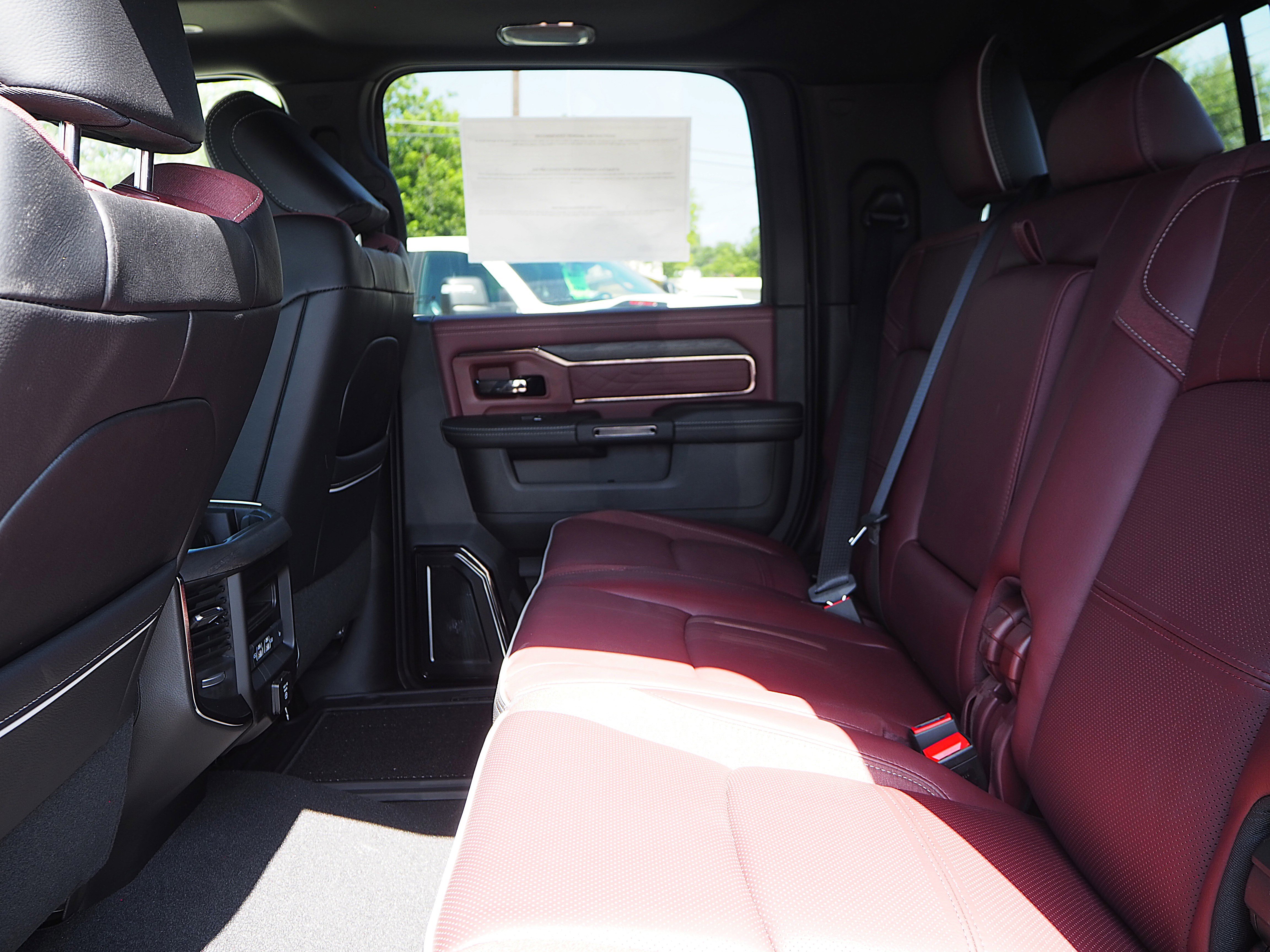New 2025 Diamond Black Crystal Pearl-Coat Exterior Paint RAM Limited image 13