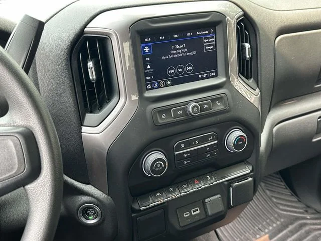 Used 2022 Silver Chevrolet Custom image 17