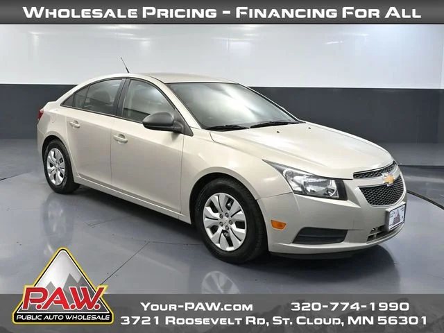 2013 Chevrolet Cruze LS Auto's photo