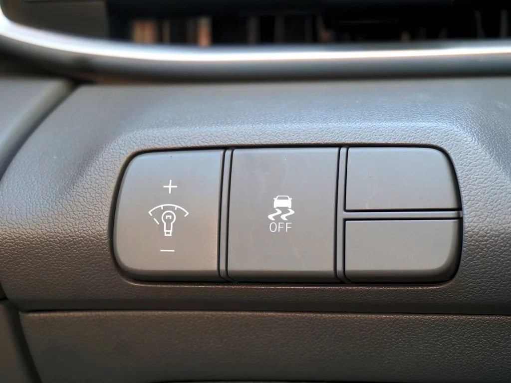 2025 Hyundai Elantra SEL - Photo 17