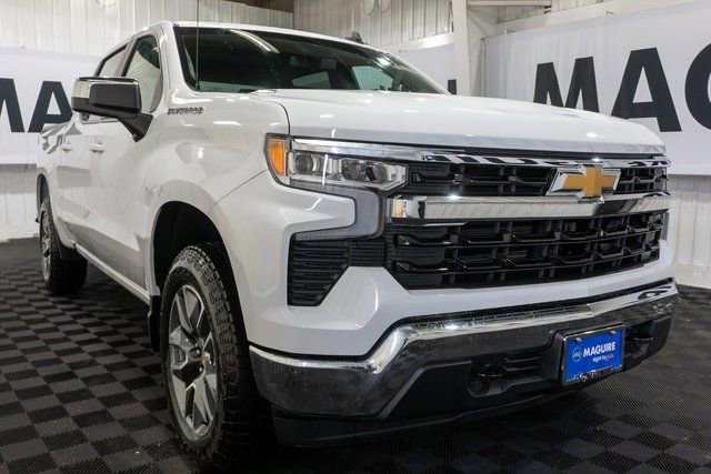 New 2026 Summit White Chevrolet LT (2FL) image 4