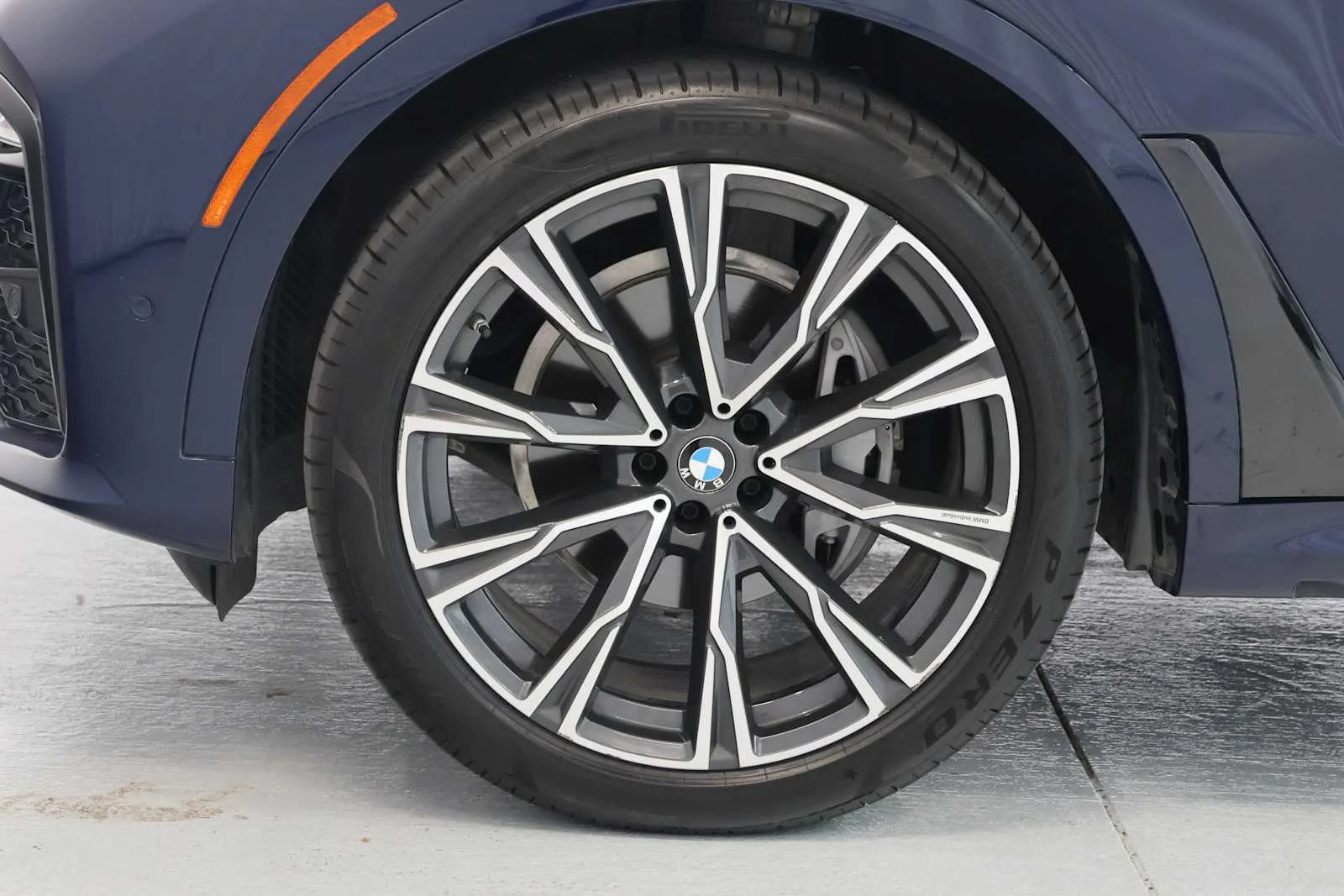 Used 2020 Tanzanite Blue II Metallic BMW xDrive40i image 11