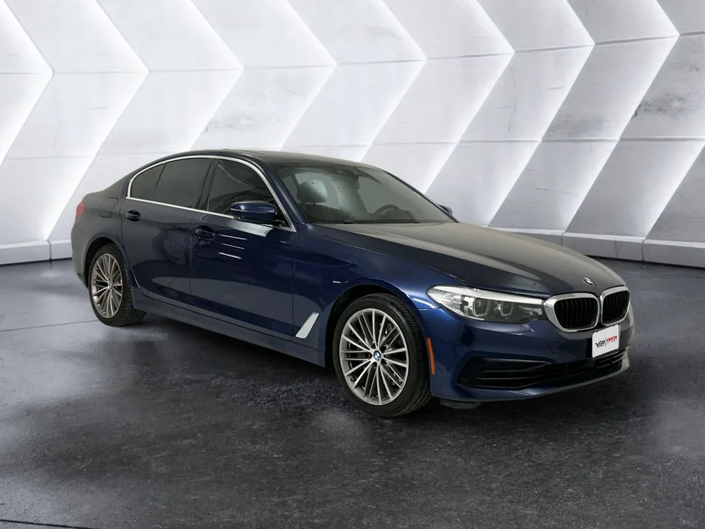 2020 BMW 5 Series 530i xDrive Sedan's photo